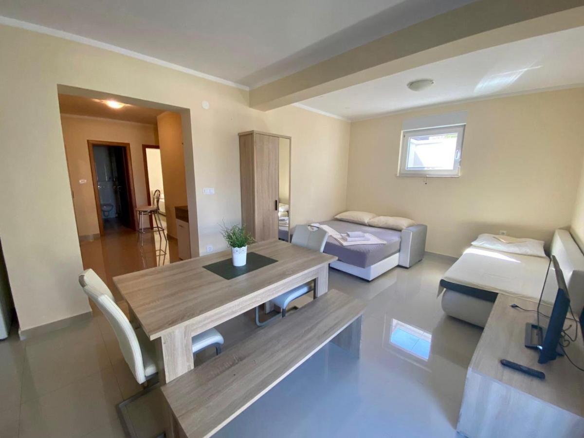 Apartamento Atrium Novalja Exterior foto