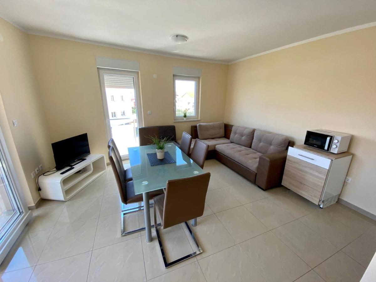 Apartamento Atrium Novalja Exterior foto
