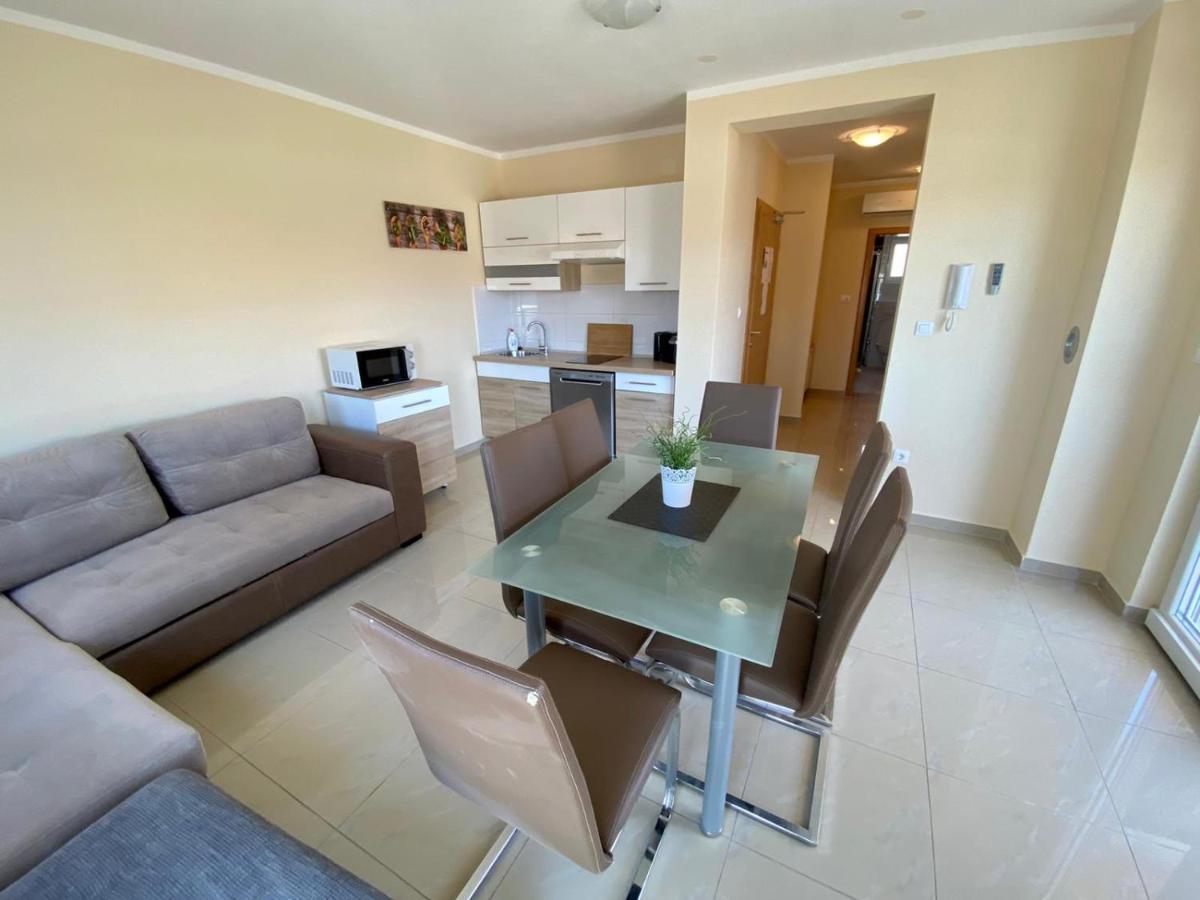 Apartamento Atrium Novalja Exterior foto