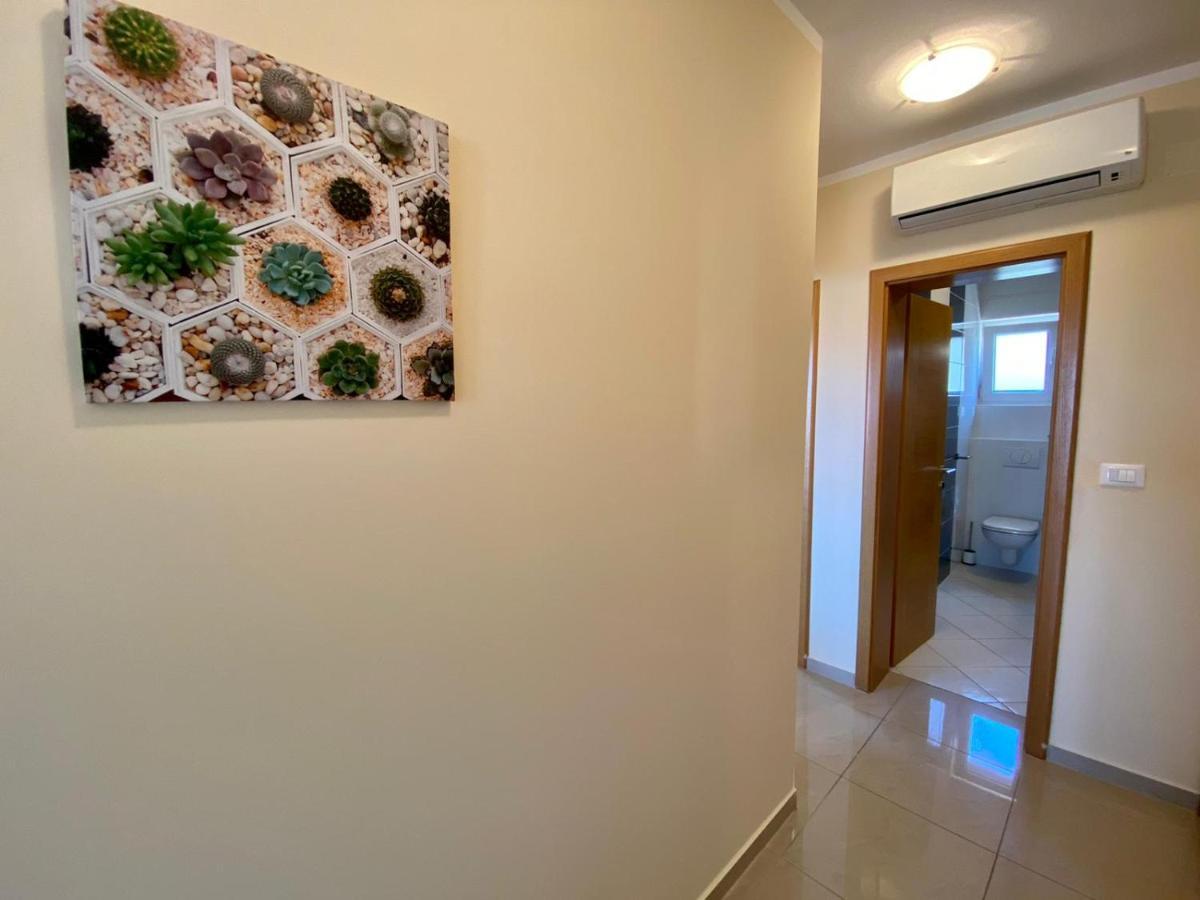 Apartamento Atrium Novalja Exterior foto